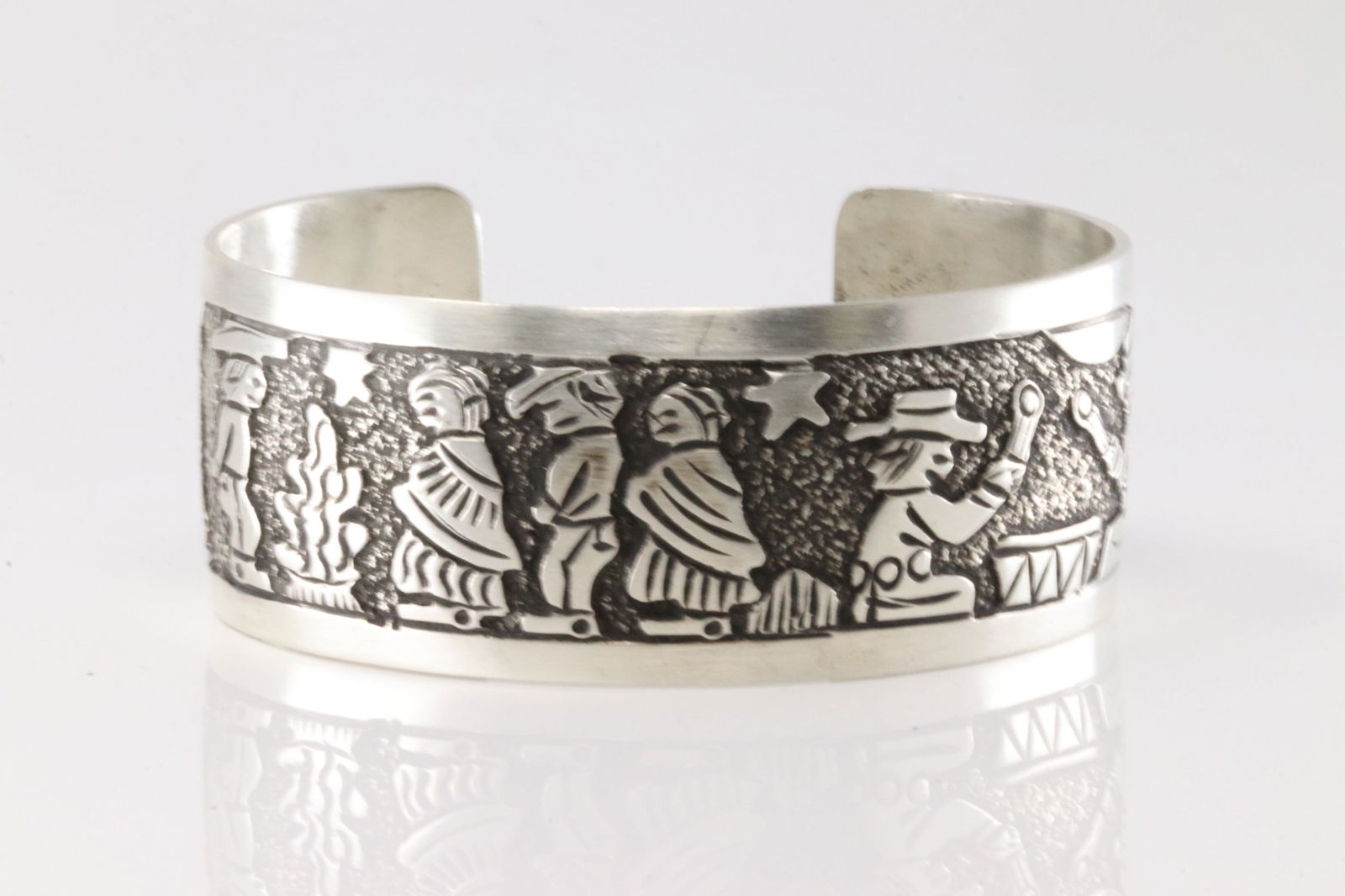 Native America Navajo Sterling Silver Storyteller Bracelet Cuff By B. (1 of 4)