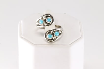 Native America Navajo Sterling Silver Turquoise Ring By Annette Chiquito.