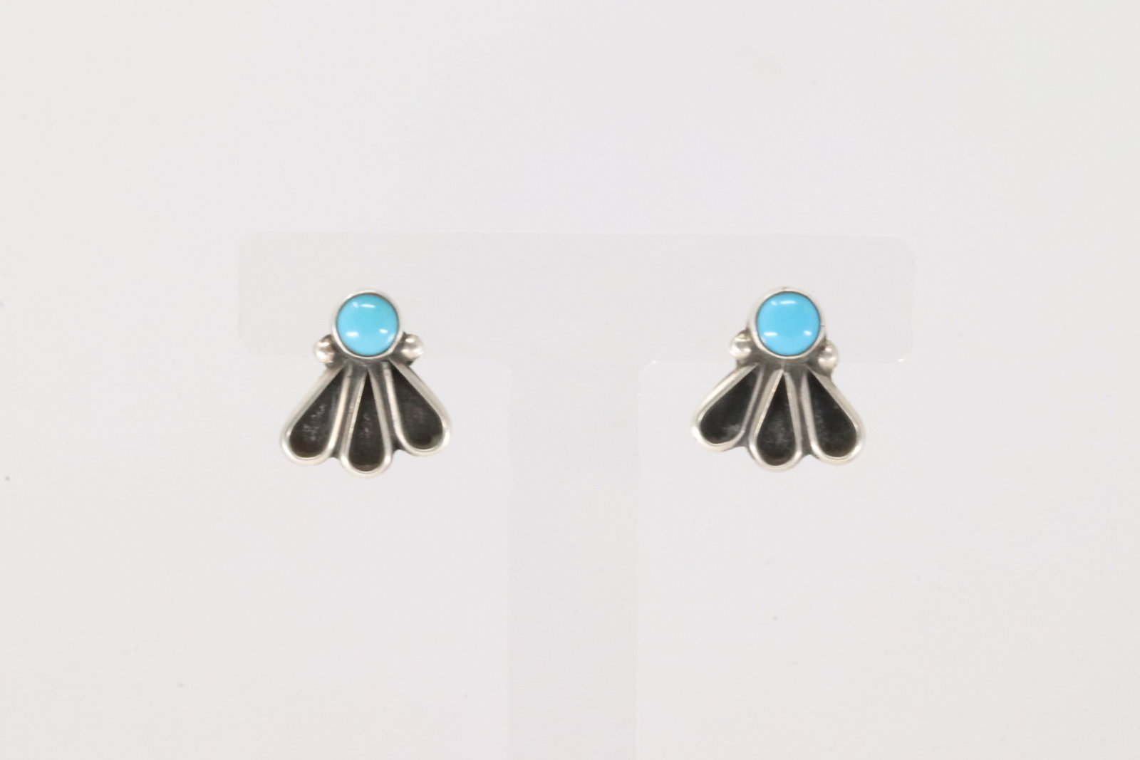 Native America Navajo Sterling Silver Kingman Turquoise Post Earring's By Geraldine James.: This is a Native America Navajo Sterling Silver Kingman Turquoise Post Earring's By Geraldine James.