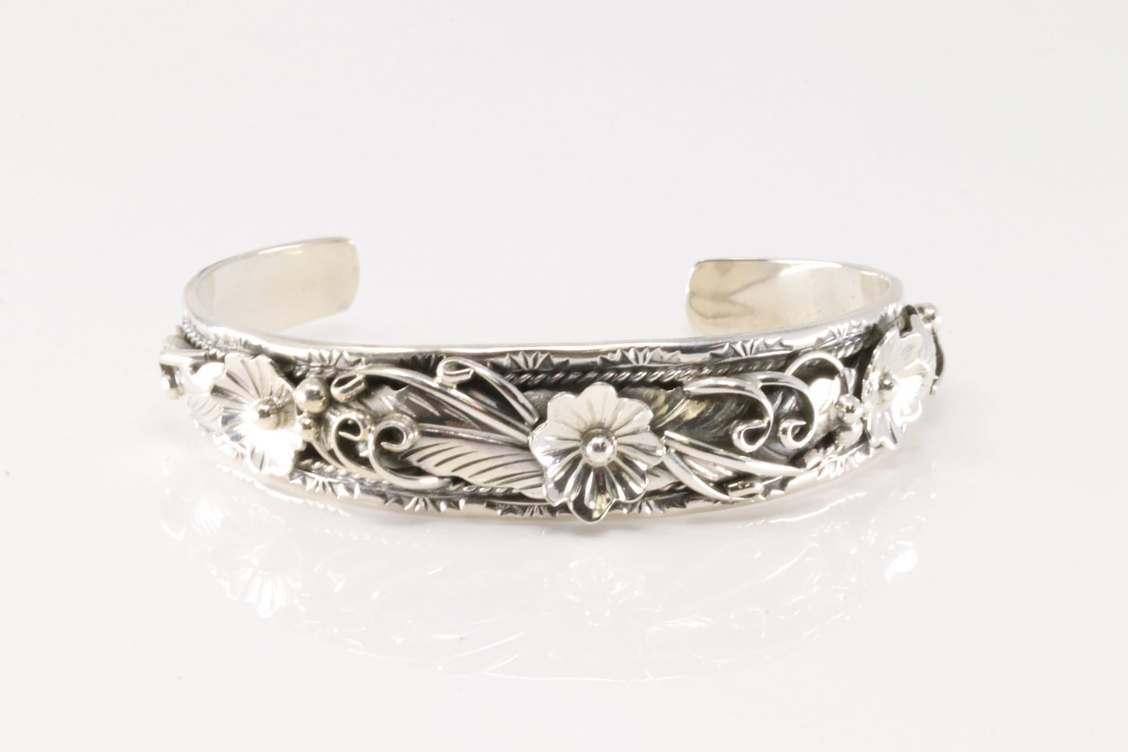 Native America Navajo Sterling Silver Floral Bracelet Cuff By Bessie Joe. (1 of 3)
