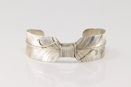 Native America Navajo Sterling Silver Feather Bracelet Cuff By B.Begay.
