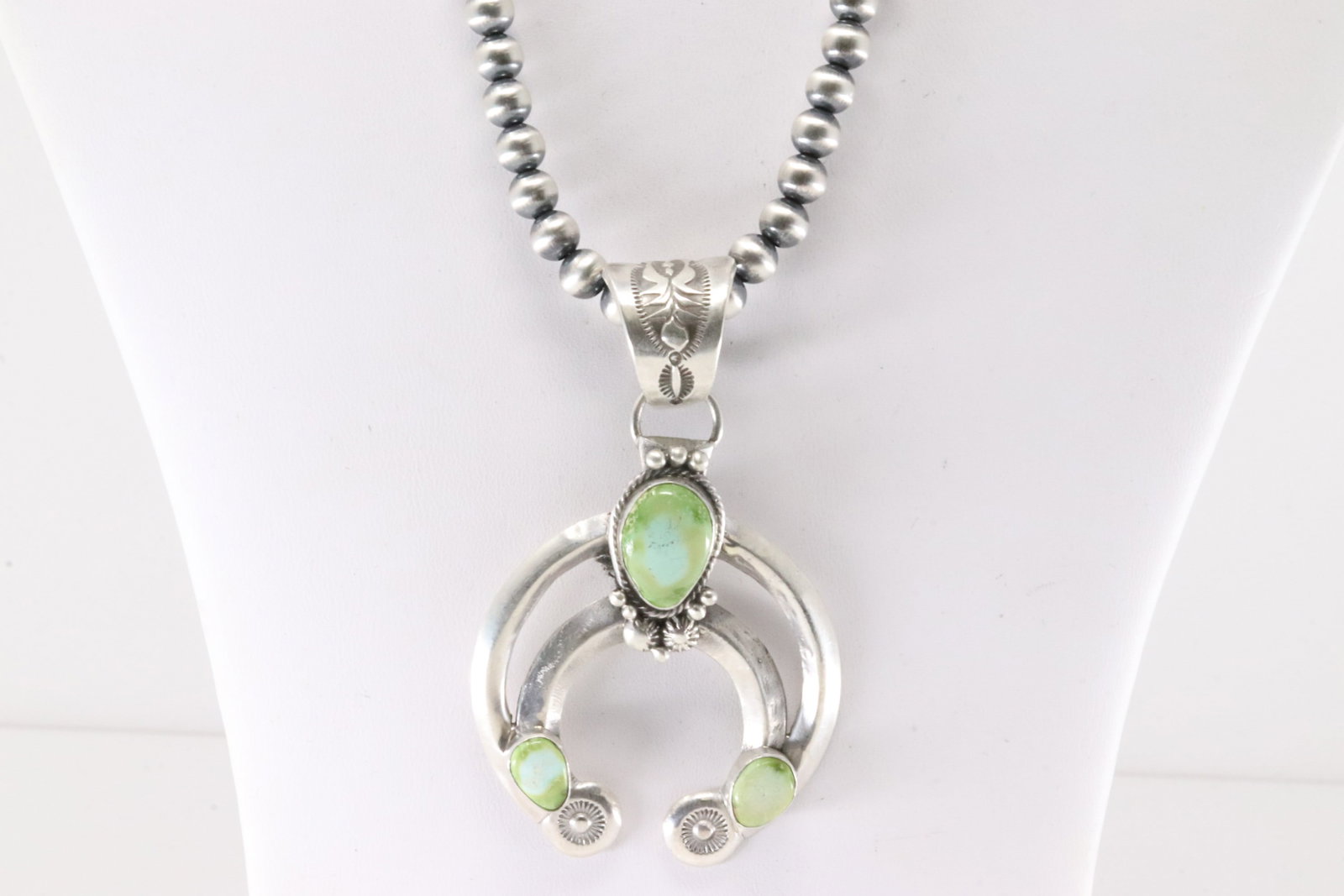 Native American Navajo Sterling Silver Sonora Gold Turquoise Naja Necklace By Samuel Yellowhair.: This is a Native American Navajo Sterling Silver Sonora Gold Turquoise Naja Necklace By Samuel Yellowhair. Necklace length: 18.00"