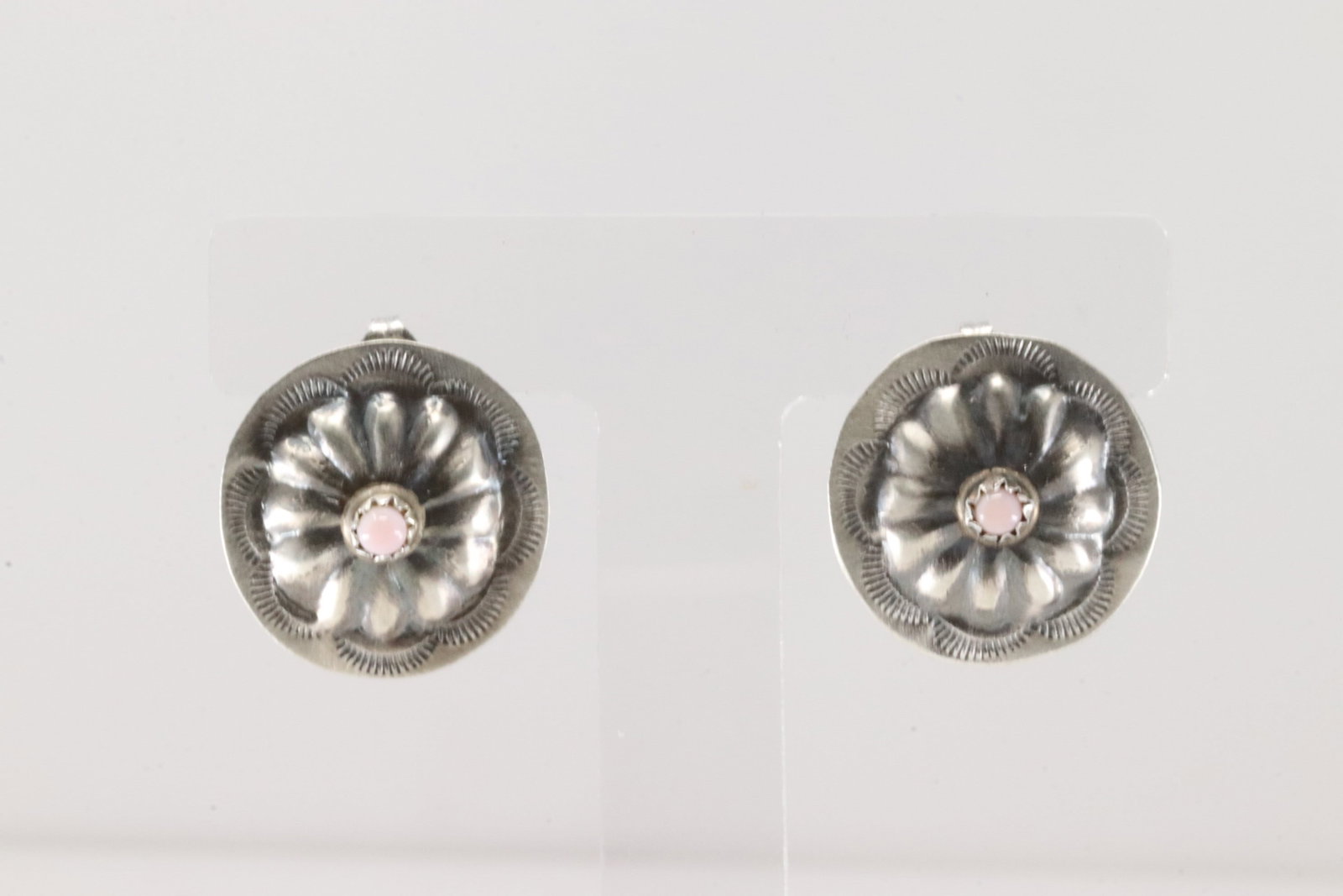 Native American Navajo Sterling Silver Pink Conch Shell Post Earring's By Joan & Ryan Begay.: This is a Native American Navajo Sterling Silver Pink Conch Shell Post Earring's By Joan & Ryan Begay.