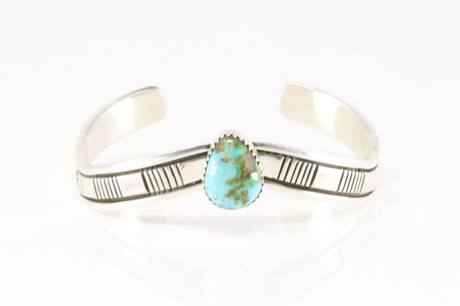 Native America Navajo Sterling Silver Sonora Gold Turquoise Bracelet By B.Johnson.: This is a Native America Navajo Sterling Silver Sonora Gold Turquoise Bracelet By B.Johnson.