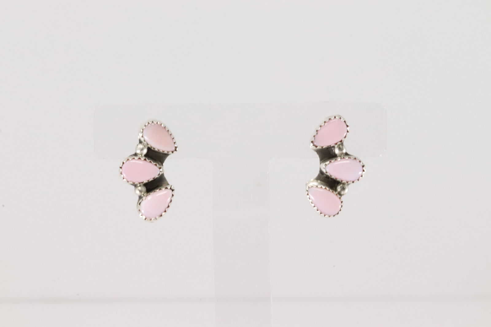 Native America Navajo Sterling Silver Pink Conch Shell Post Earring's By Maxine Ramirez. (1 of 3)