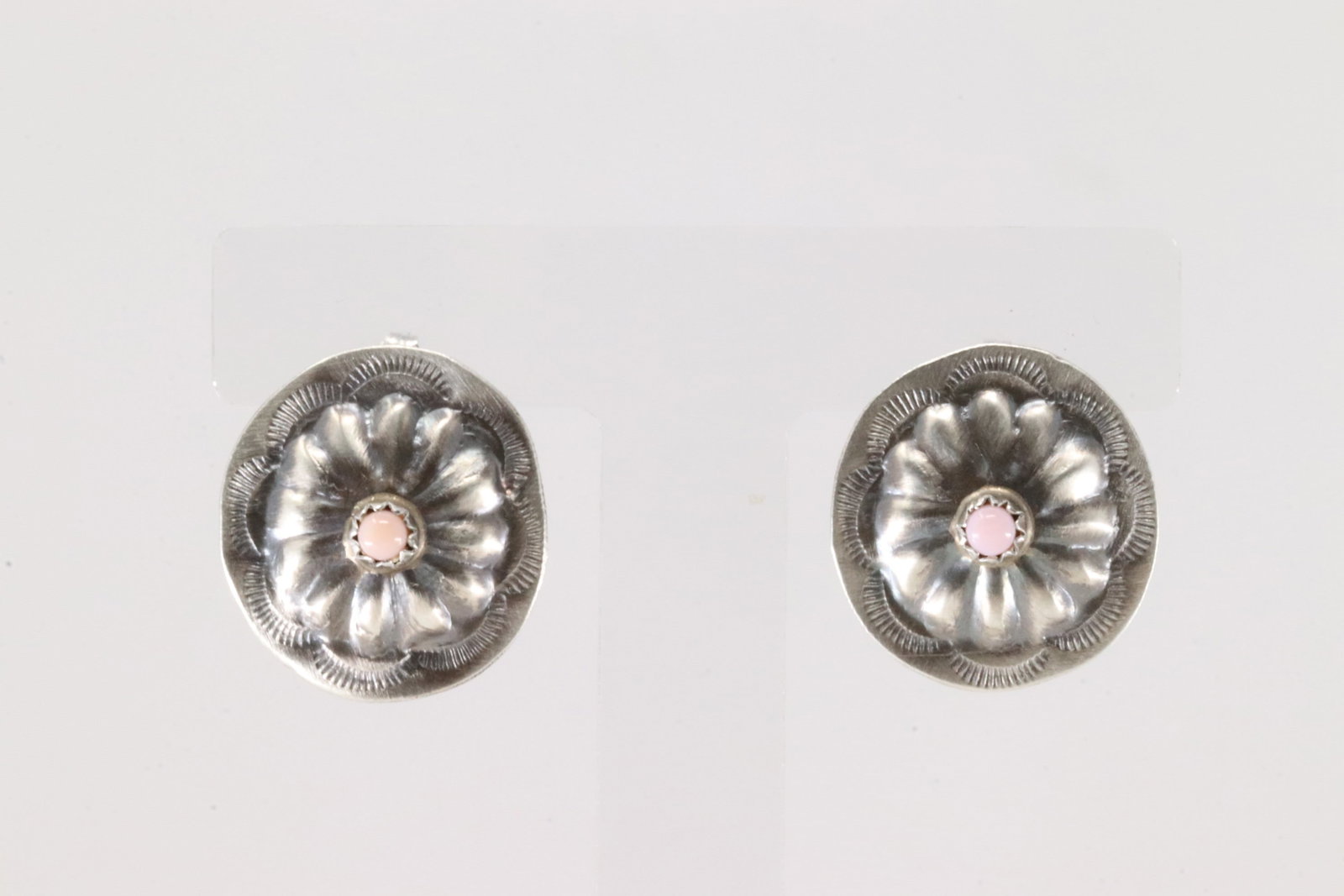 Native America Navajo Sterling Silver Pink Conch Post Earring's By Joan & Ryan Begay.: This is a Native America Navajo Sterling Silver Pink Conch Post Earring's By Joan & Ryan Begay.