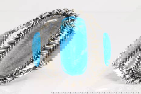 Native America Navajo Sterling Silver Kingman Turquoise Bracelet Cuff By Raymond Delgarito.: This is a Native America Navajo Sterling Silver Kingman Turquoise Bracelet Cuff By Raymond Delgarito. Total weight: 92.60 Grams.