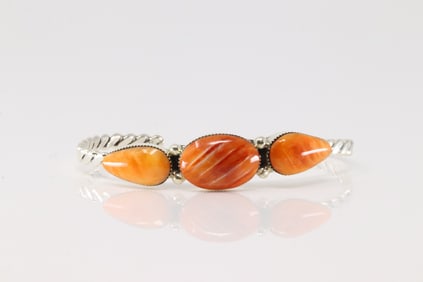 Native America Navajo Sterling Silver Spiny Osyter Bracelet Cuff By Sadie Jim.