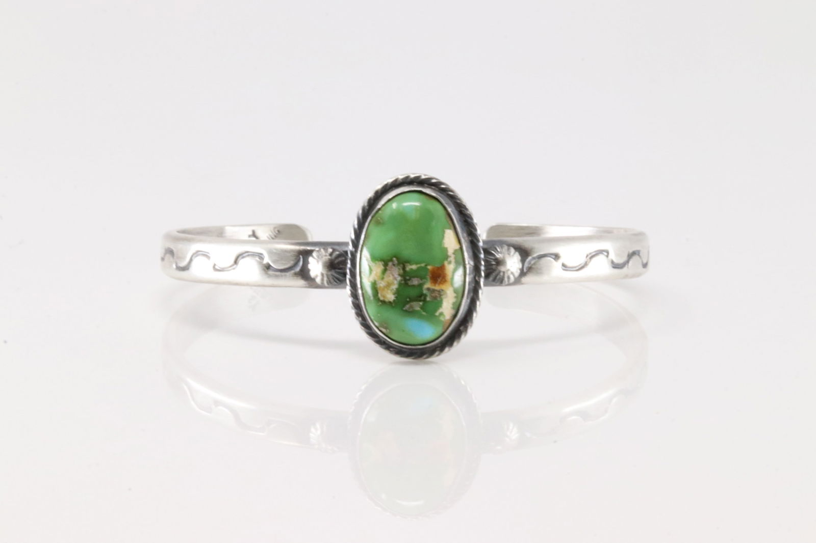 Native America Navajo Sterling Silver Sonora Gold Turquoise Bracelet Cuff By Samuel Yellowhair.: This is a Native America Navajo Sterling Silver Sonora Gold Turquoise Bracelet Cuff By Samuel Yellowhair.