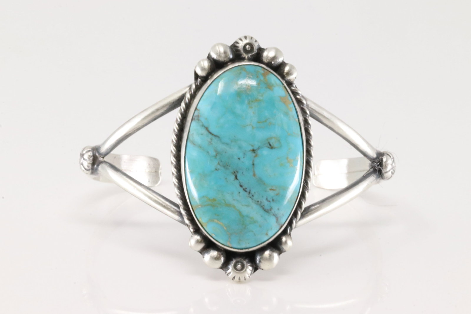 Native America Navajo Sterling Silver Kingman Turquoise Bracelet Cuff By Augustine Largo.: This is a Native America Navajo Sterling Silver Kingman Turquoise Bracelet Cuff By Augustine Largo.