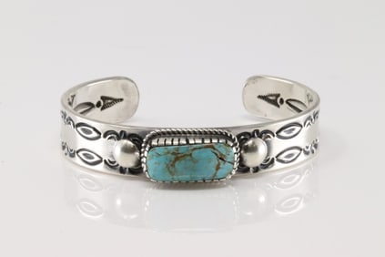 Native America Navajo Sterling Silver Kingman Turquoise Bracelet Cuff.