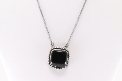 Native America Navajo Sterling Silver Black Onyx Necklace By Theresa Smith.