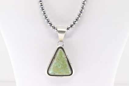 Native America Navajo Sterling Silver Kingman Turquoise Necklace By Alfred Martinez.