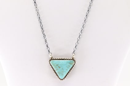 Native America Navajo Sterling Silver Kingman Turquoise Necklace By Augustine Largo.
