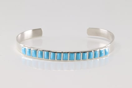 Native America Navajo Sterling Silver Turquoise Bracelet Cuff.