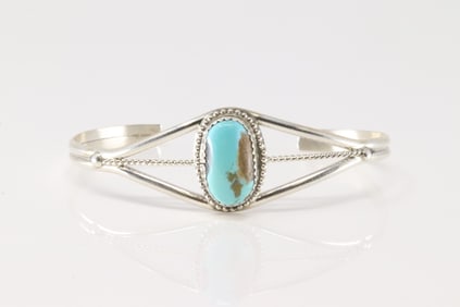 Native America Navajo Sterling Silver Turquoise Bracelet Cuff.