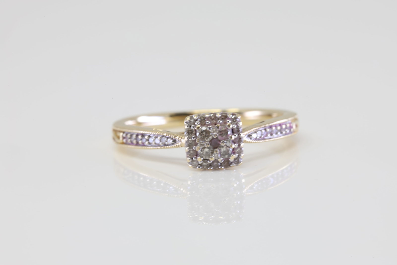 Diamond Ring 10Kt. (1 of 4)