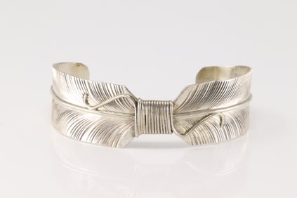 Native America Navajo Sterling Silver Feather Bracelet Cuff By B.Begay.