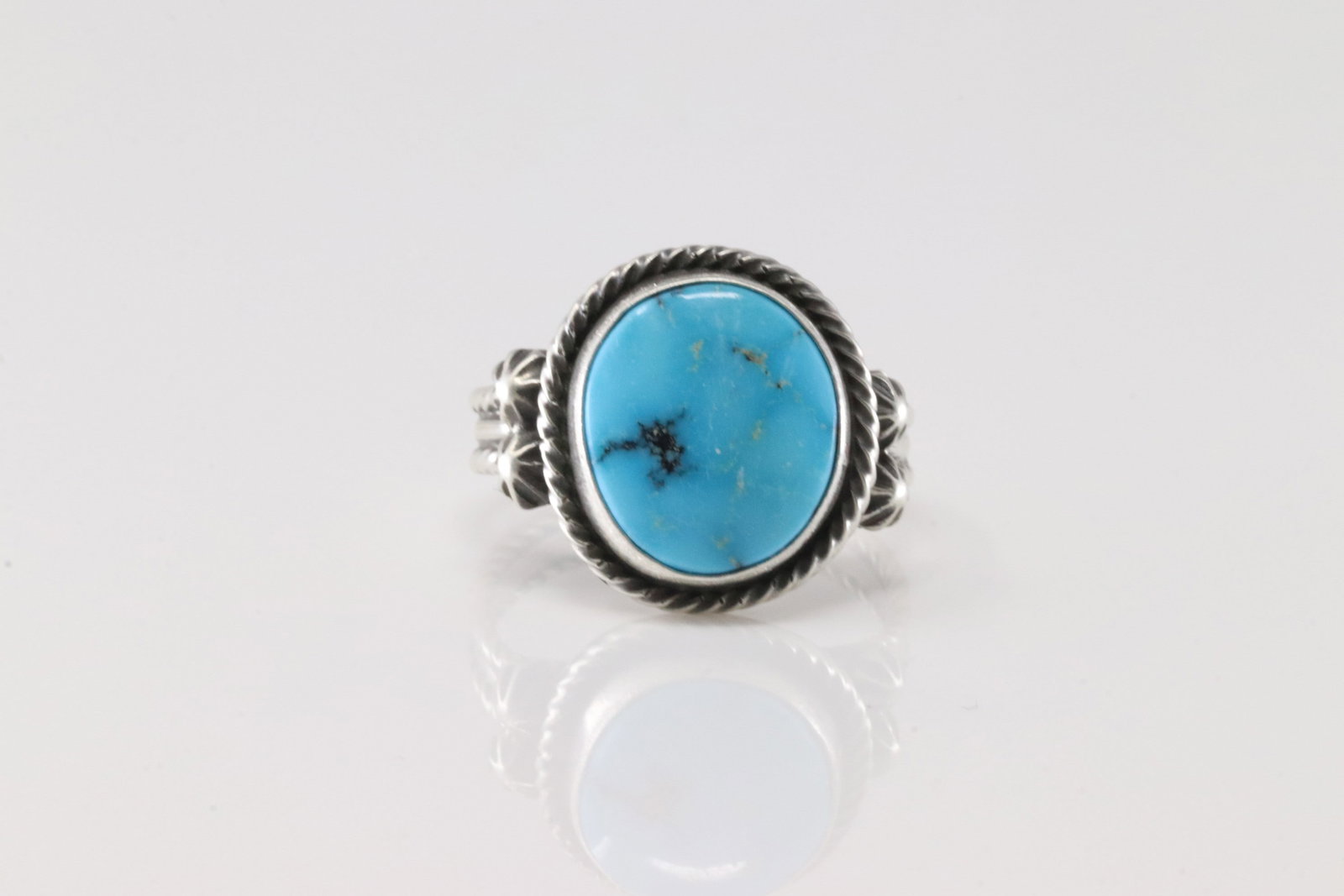 Native America Navajo Sterling Silver Turquoise Ring By Samuel Yellowhair.: This is a Native America Navajo Sterling Silver Turquoise Ring By Samuel Yellowhair. Ring size: 7.50.