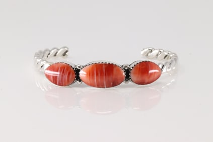 Native America Navajo Sterling Silver Spiny Oyster Bracelet Cuff By Sadie Jim.