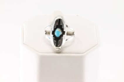 Native America Navajo Sterling Silver Turquoise Ring By Felix Perry.