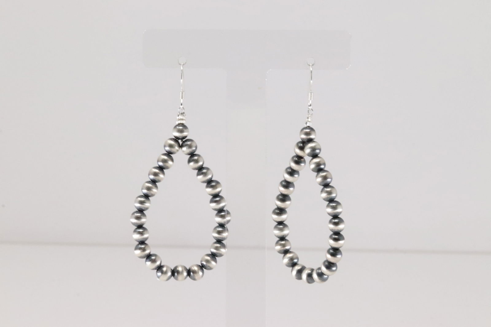 Native America Navajo Sterling Silver Pearl Beaded Dangling Earring's By Isabelle John.: This is a Native America Navajo Sterling Silver Pearl Beaded Dangling Earring's By Isabelle John.