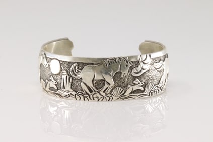 Native America Navajo Sterling Silver Solid Horse Storyteller Bracelet Cuff By B.