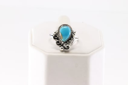 Native America Navajo Sterling Silver Turquoise Ring By Robert Begay.
