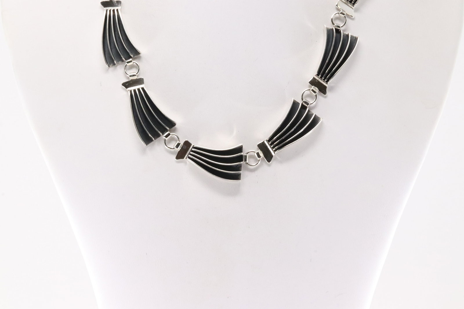 Native American Navajo Sterling Silver Oval Contemporary Necklace By James Bahe.: This is aNative American Navajo Sterling Silver Oval Contemporary Necklace By James Bahe. Necklace length: 18.00"