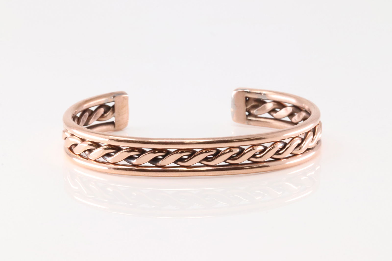 Native America Navajo Copper Bracelet Cuff By Elaine Tahe.: This is a Native America Navajo Copper Bracelet Cuff By Elaine Tahe.