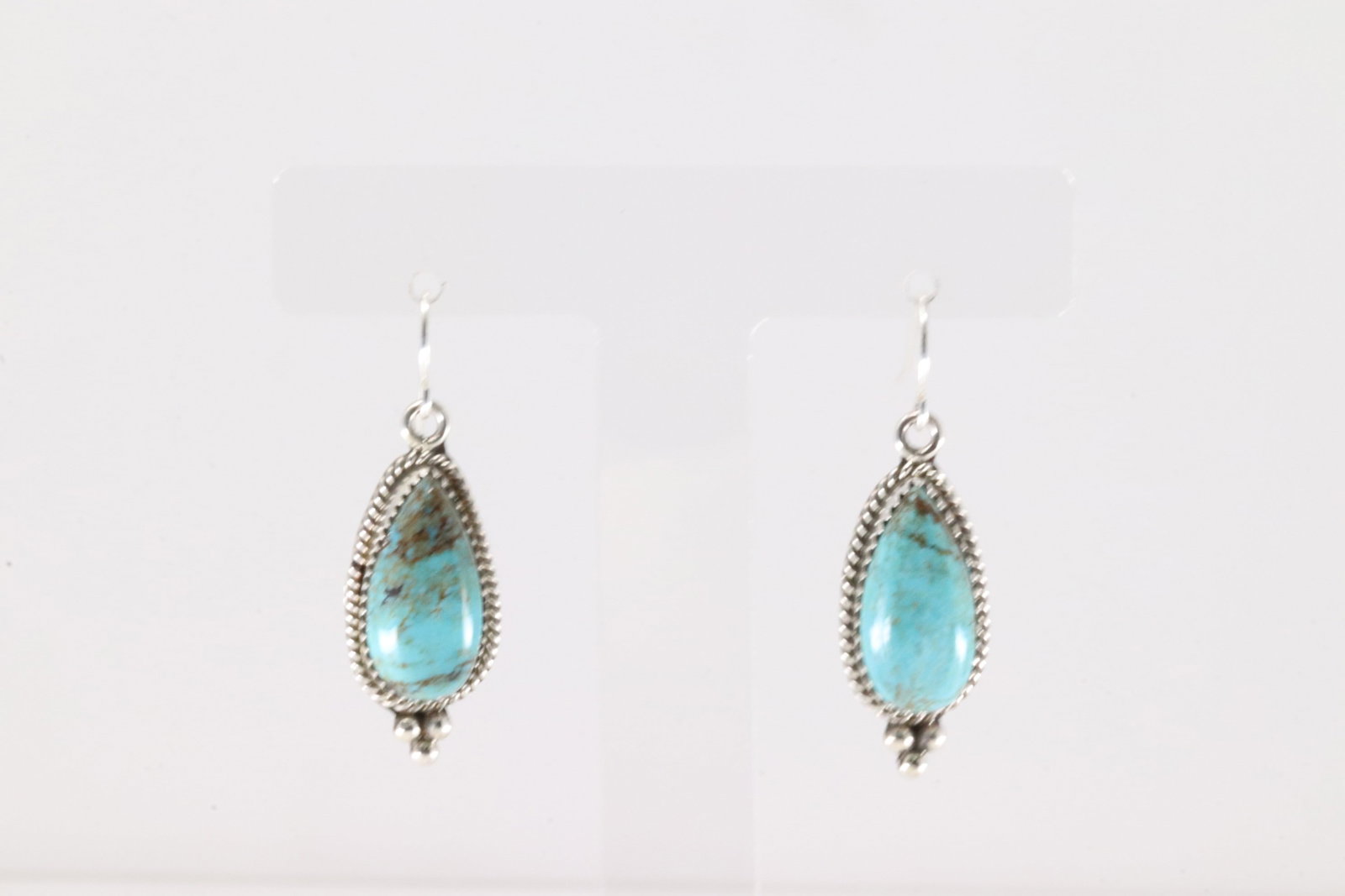 Native America Navajo Sterling Silver Kingman Turquoise Dangling Earring's By Theresa Smith.: This is a Native America Navajo Sterling Silver Kingman Turquoise Dangling Earring's By Theresa Smith.