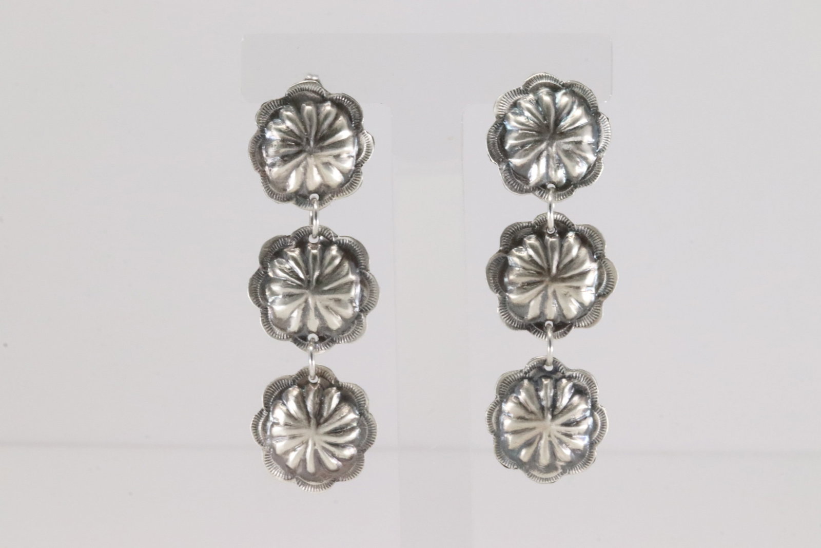 Native America Navajo Sterling Silver Conch Post / Dangling Earring's By Joan Ryan Begay.: This is a Native America Navajo Sterling Silver Conch Post / Dangling Earring's By Joan Ryan Begay.