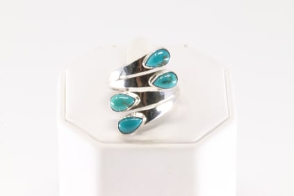 Native America Navajo Sterling Silver Turquoise Ring By Thomas Yazzie.