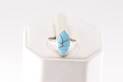 Native America Zuni Sterling Silver Turquoise Inlay Ring.