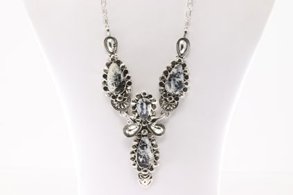 Native America Navajo Sterling Silver White Buffalo Necklace By Mike Yazzie.