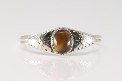 Native America Navajo Sterling Silver Tiger Eye Bracelet Cuff By Renee Yazzie.