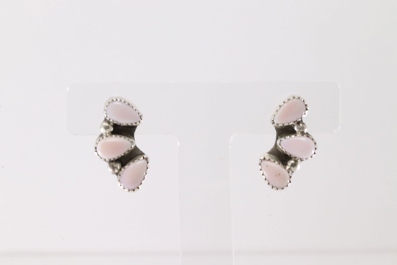 Native America Navajo Sterling Silver Pink Conch Shell Post Earring's By Maxine Ramirez. (1 of 3)