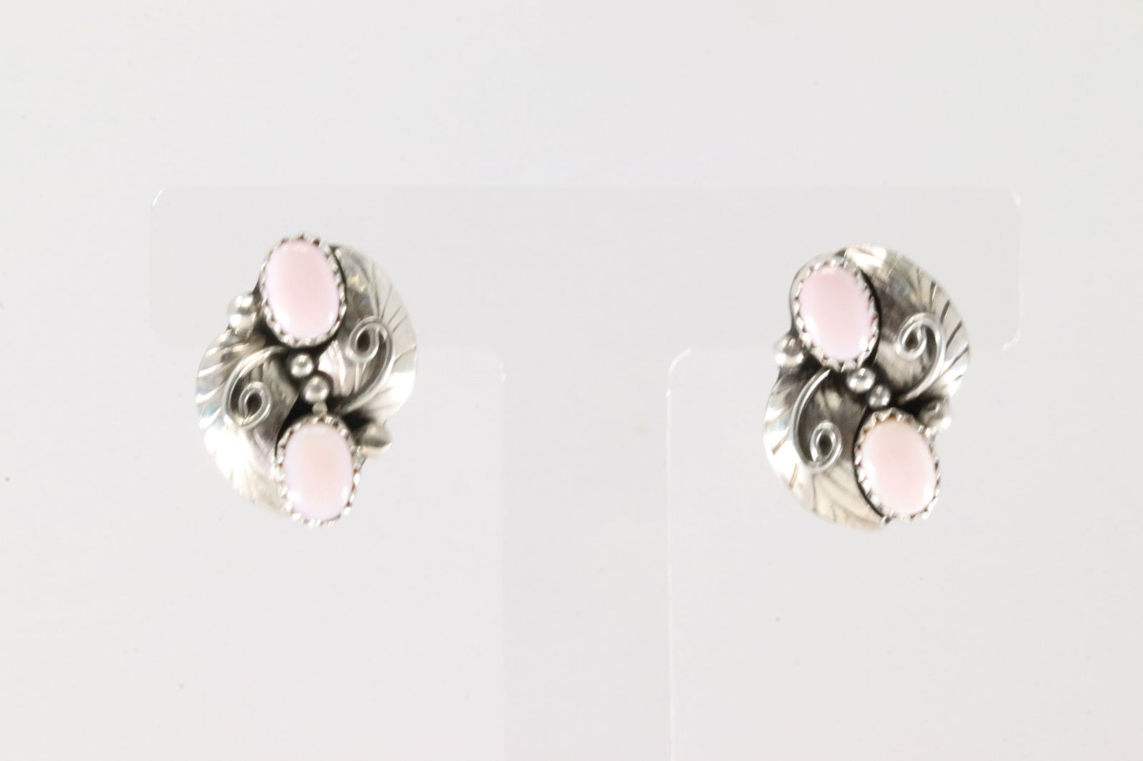 Native America Navajo Sterling Silver Pink Conch Shell Post Earring's By Maxine Ramirez. (1 of 4)