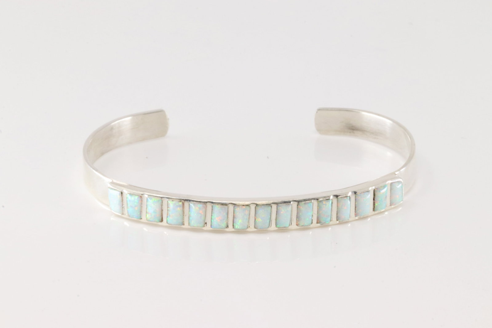 Native America Navajo Sterling Silver Opal Bracelet Cuff. (1 of 3)