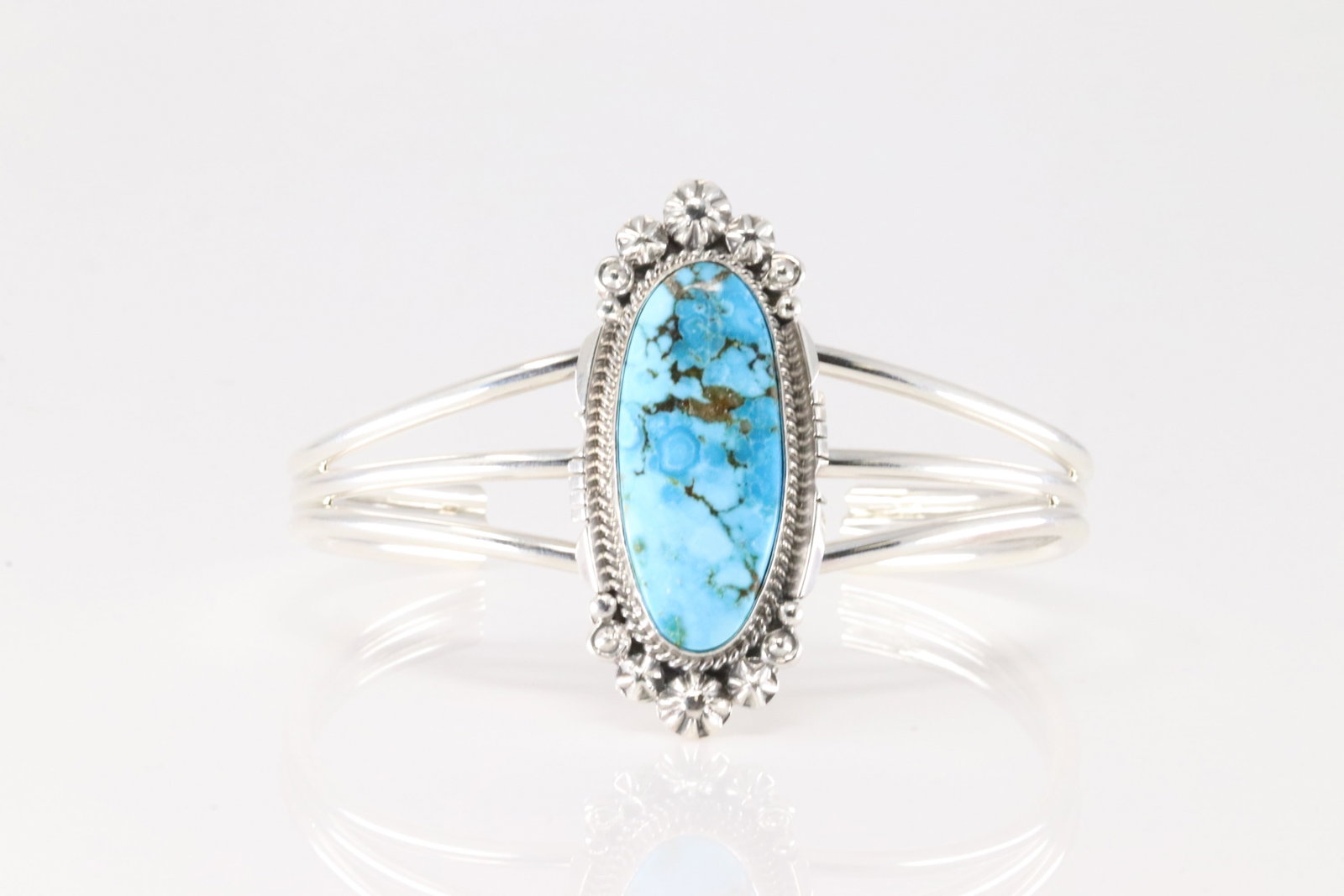 Native America Navajo Sterling Silver Turquoise Bracelet Cuff By Daniel Banally.: This is a Native America Navajo Sterling Silver Turquoise Bracelet Cuff By Daniel Banally.