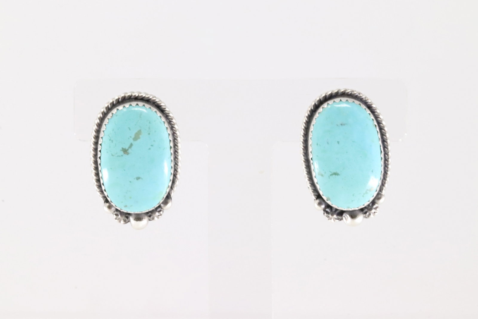 Native America Navajo Sterling Silver Kingman Turquoise Post Earring's By Virginia Becenti.: This is a Native America Navajo Sterling Silver Kingman Turquoise Post Earring's By Virginia Becenti.