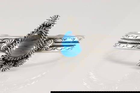Native America Navajo Sterling Silver Kingman Turquoise Bracelet Cuff By Michael Calladitto.: This is a Native America Navajo Sterling Silver Kingman Turquoise Bracelet Cuff By Michael Calladitto.