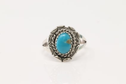 Native America Navajo Sterling Silver Turquoise Ring.