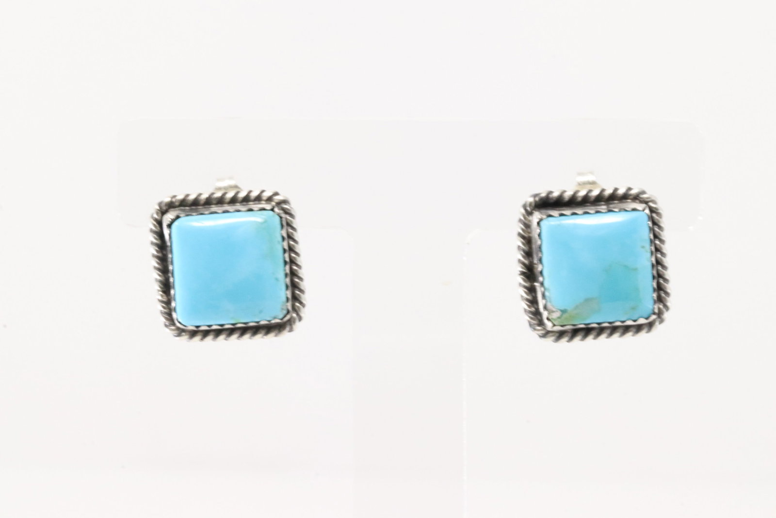 Native America Navajo Sterling Silver Kingman Turquoise Post Earring's By Freida Martinez.: This is a Native America Navajo Sterling Silver Kingman Turquoise Post Earring's By Freida Martinez.