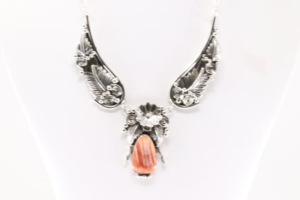 Native America Navajo Sterling Silver Spiny Oyster Floral Necklace By Loretta Delgarito.