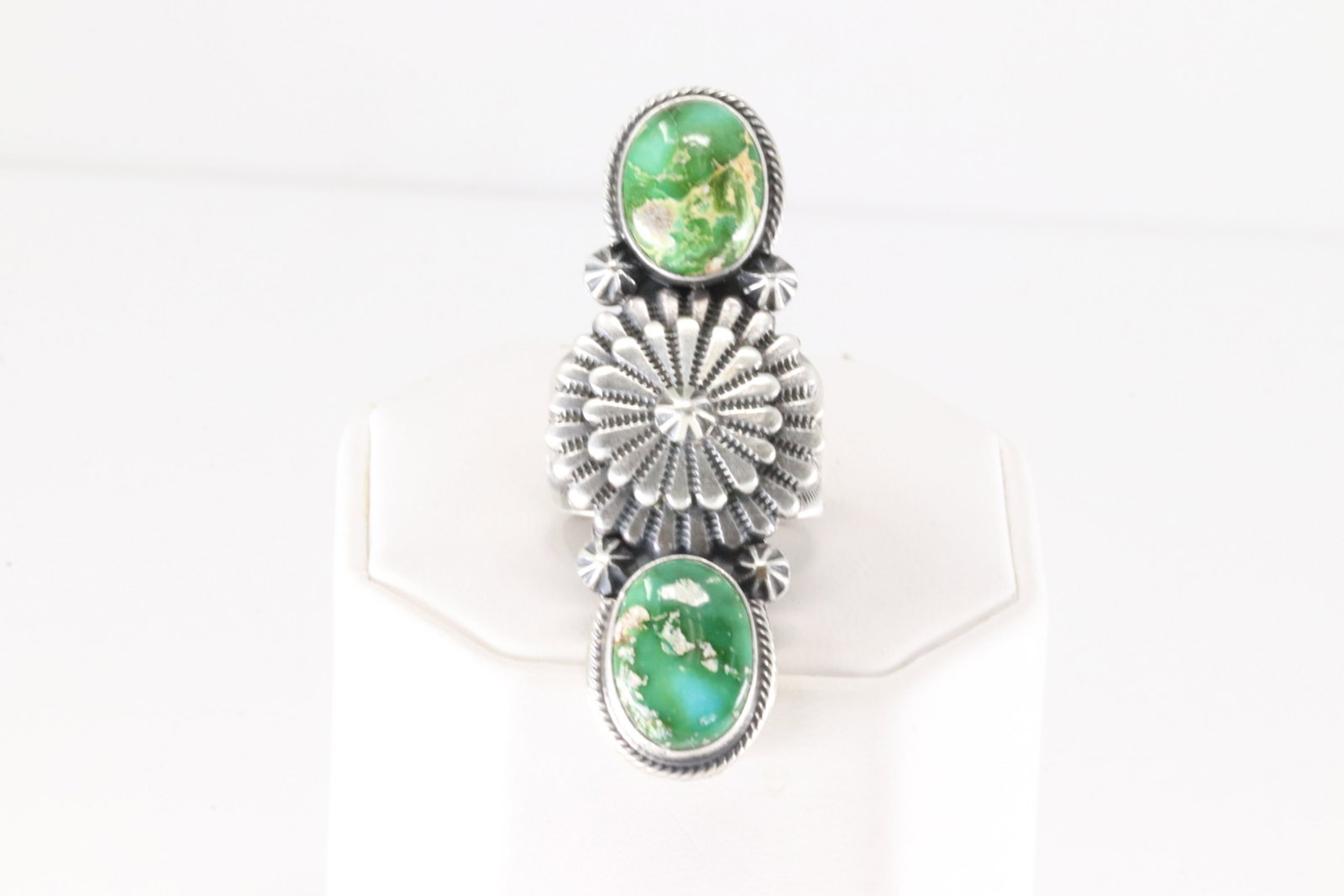 Native America Navajo Sterling Silver Sonora Gold Turquoise Ring By Samuel Yellowhair.: This is. aNative America Navajo Sterling Silver Sonora Gold Turquoise Ring By Samuel Yellowhair. Ring size: 8.00.