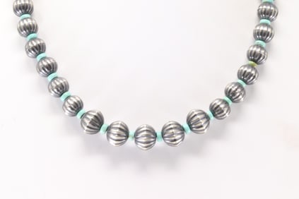 Native America Navajo Sterling Silver Turquoise / Pearl Beaded Necklace.