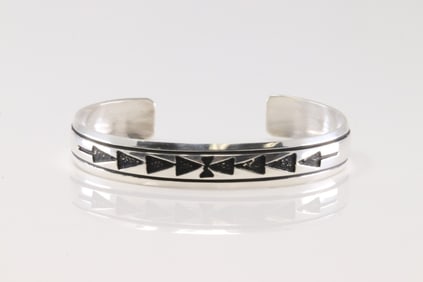 Native America Navajo Sterling Silver Solid Design Bracelet Cuff By T&R Singer.