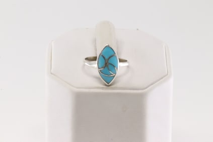 Native America Zuni Sterling Silver Turquoise Inlay Ring.