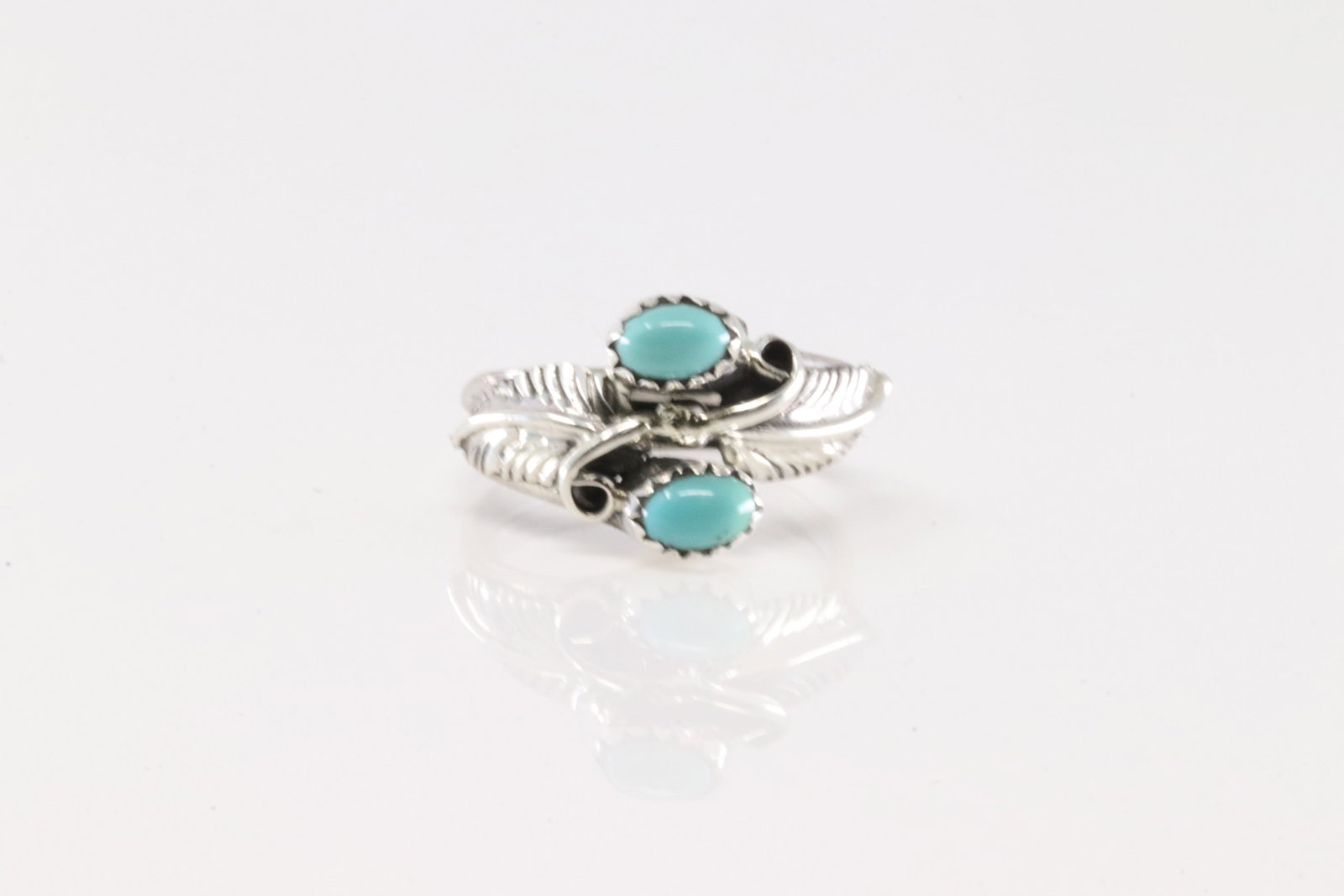 Native America Navajo Sterling Silver Turquoise Ring By Harry B.Yazzie.: This is a Native America Navajo Sterling Silver Turquoise Ring By Harry B.Yazzie. Ring size: 8.00.